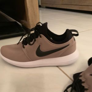 Women’s Nike Roshe 2